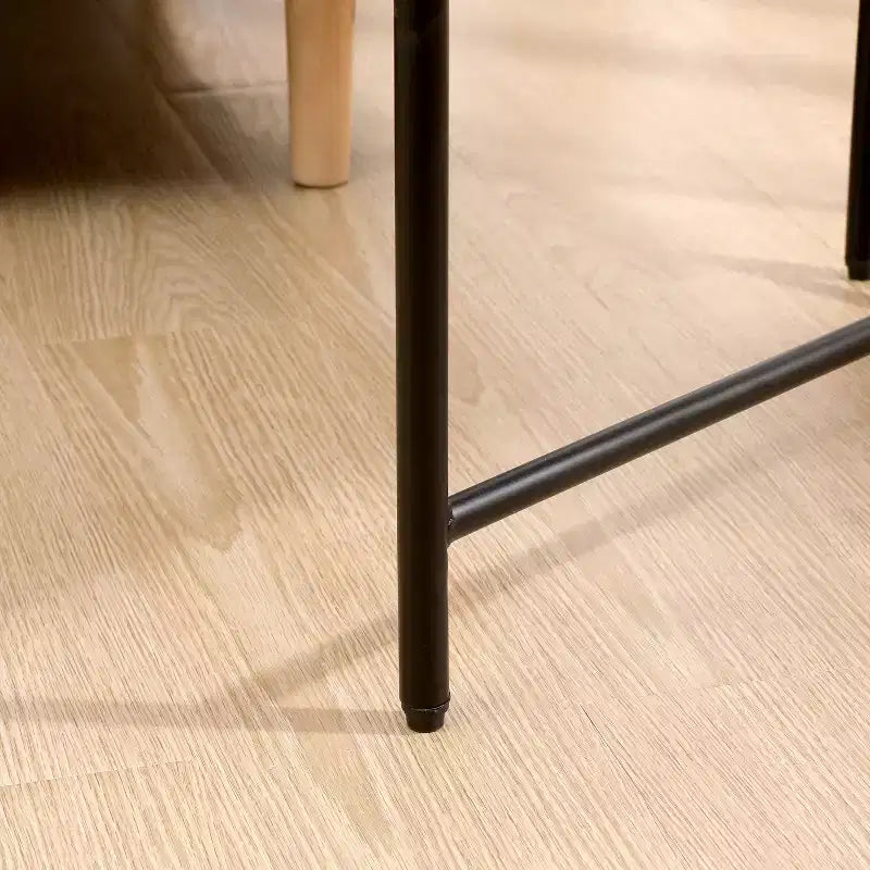 Table d'appoint noire à 2 niveaux avec structure en métal et plateau en bois pour salon
