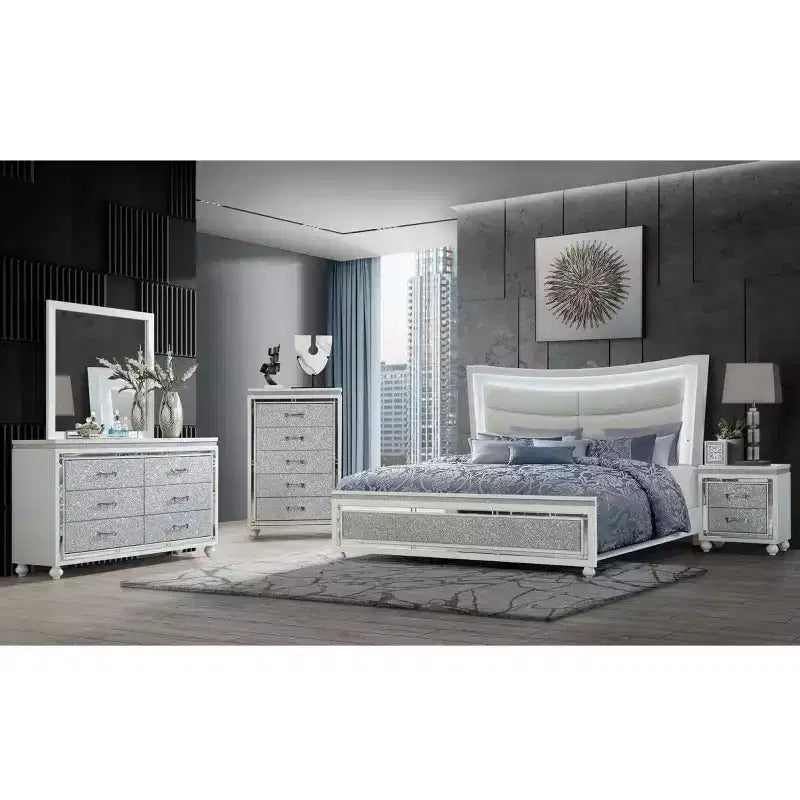 Miroir blanc aux lignes épurées et modernes, l'accent élégant d'une chambre pour un look frais et lumineux
